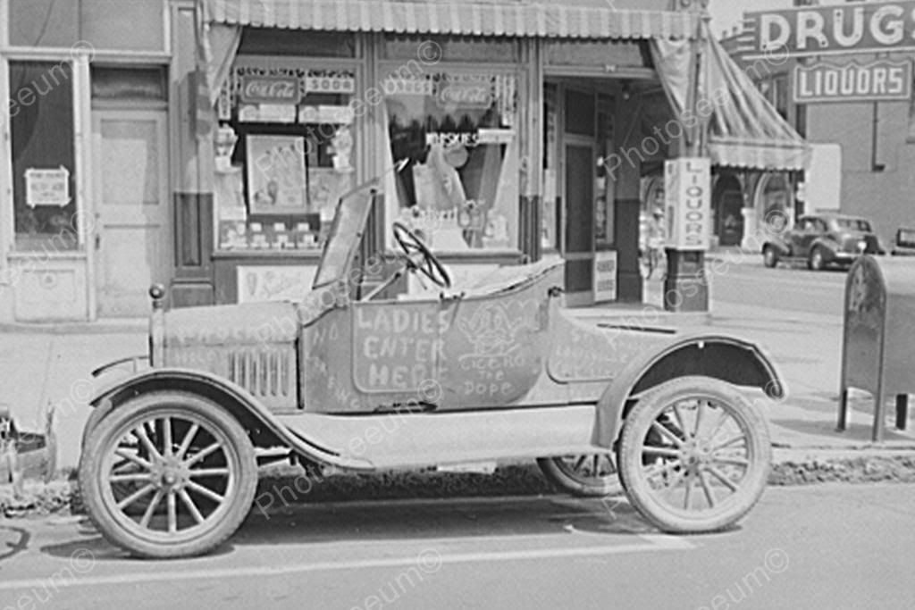 Antique Auto Parked At Store 4x6 Reprint Of Old Photo – Photoseeum